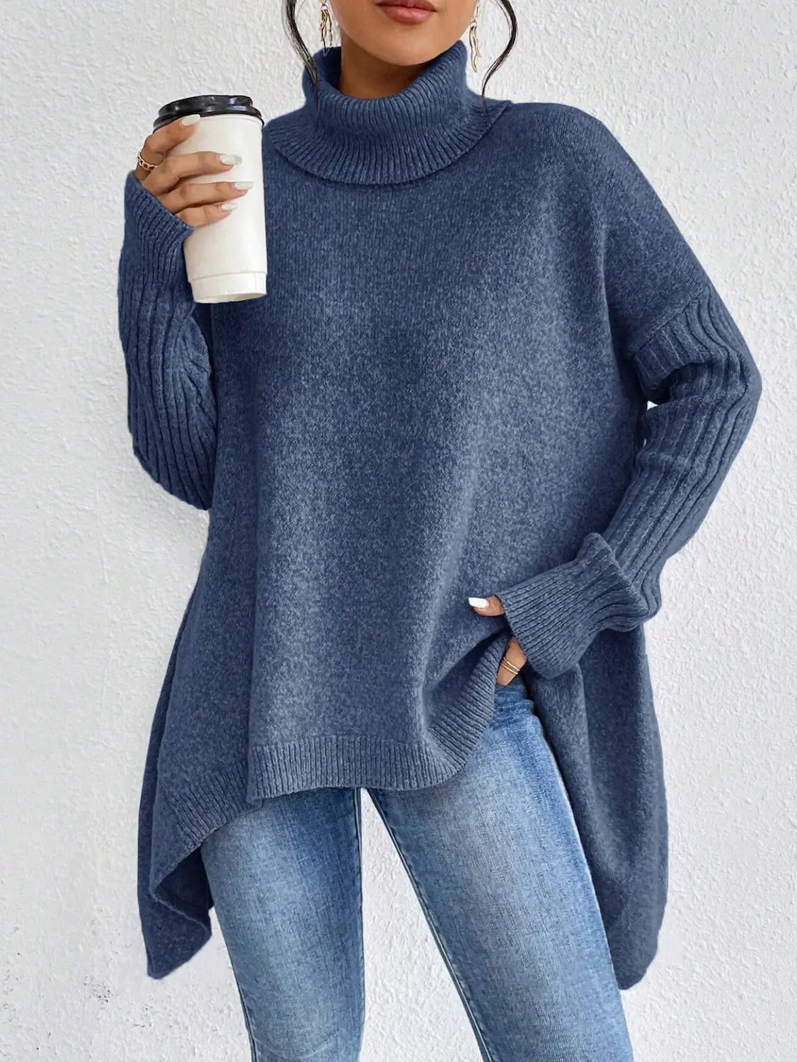Elixoly pull col roulé en tricot, couleur unie, avec manches longues et col roulé, sur fond neutre.